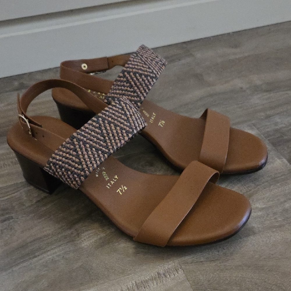 NEW!!-Italian Brown Strappy Woven Sandals-Super Comfy-7.5